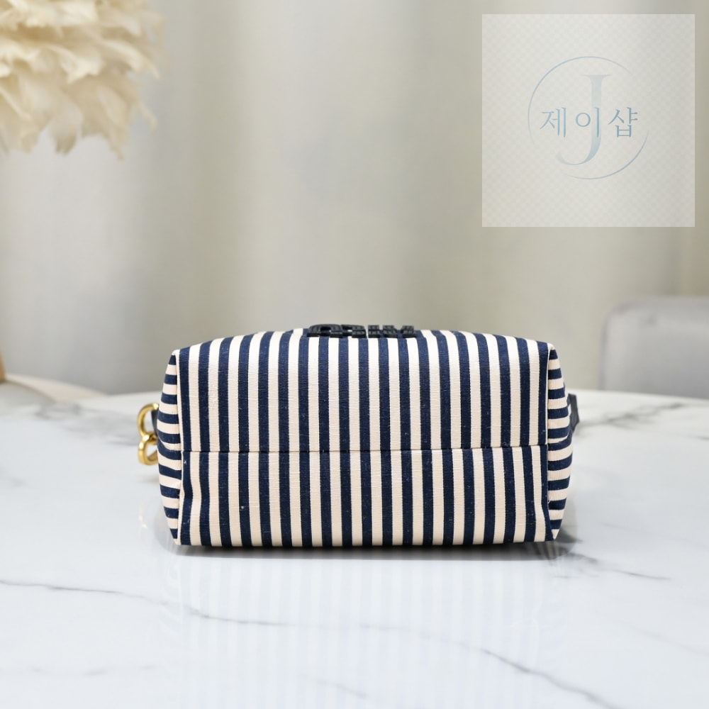 Miu Miu Gabardine Pouch - 상세 이미지