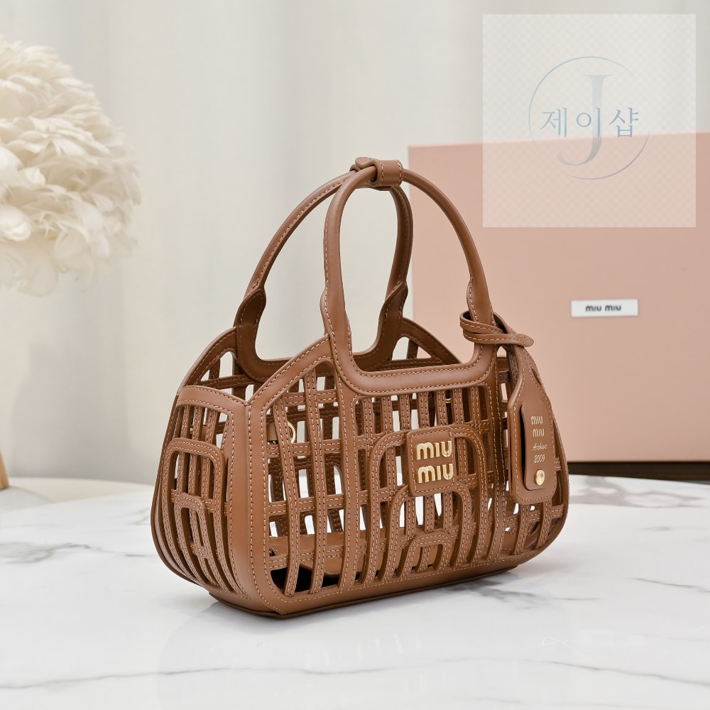 Miu Miu Leather Basket - 상세 이미지