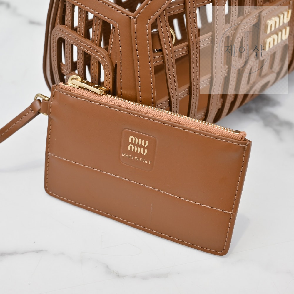 Miu Miu Leather Basket - 상세 이미지