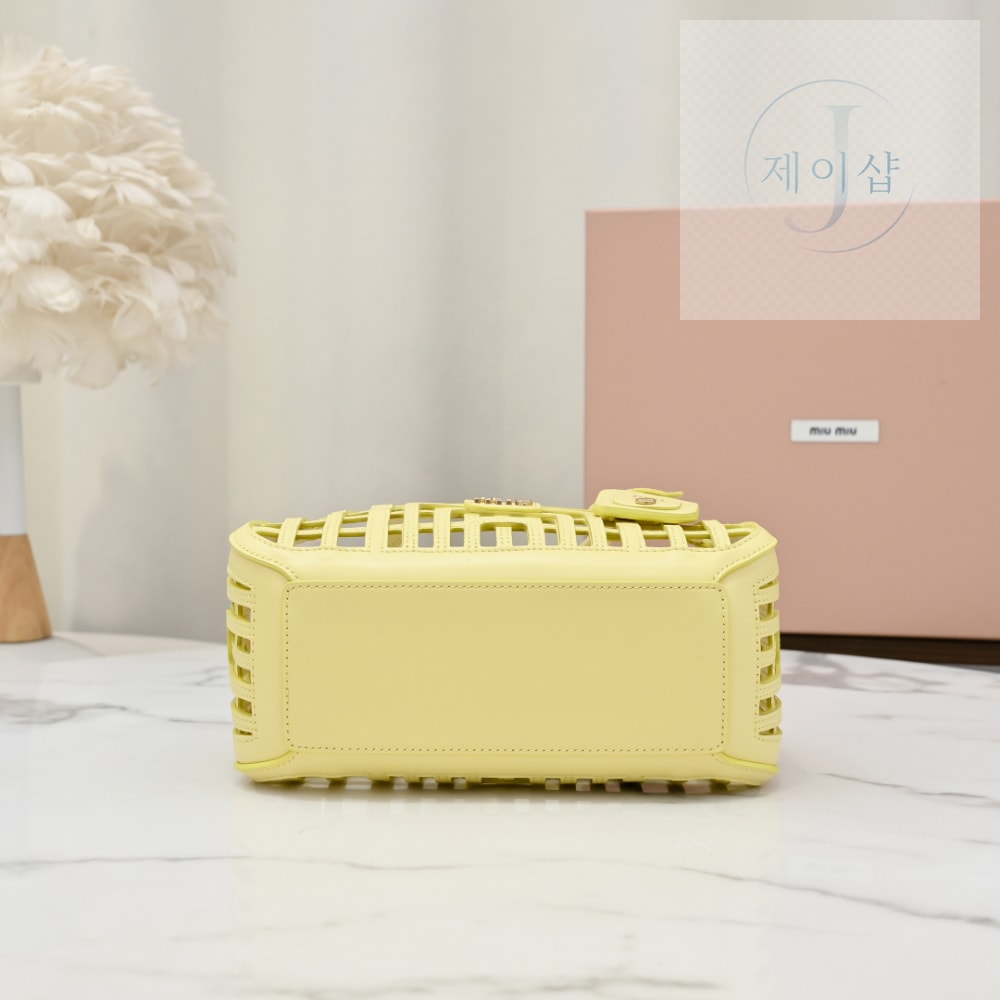 Miu Miu Leather Basket - 상세 이미지