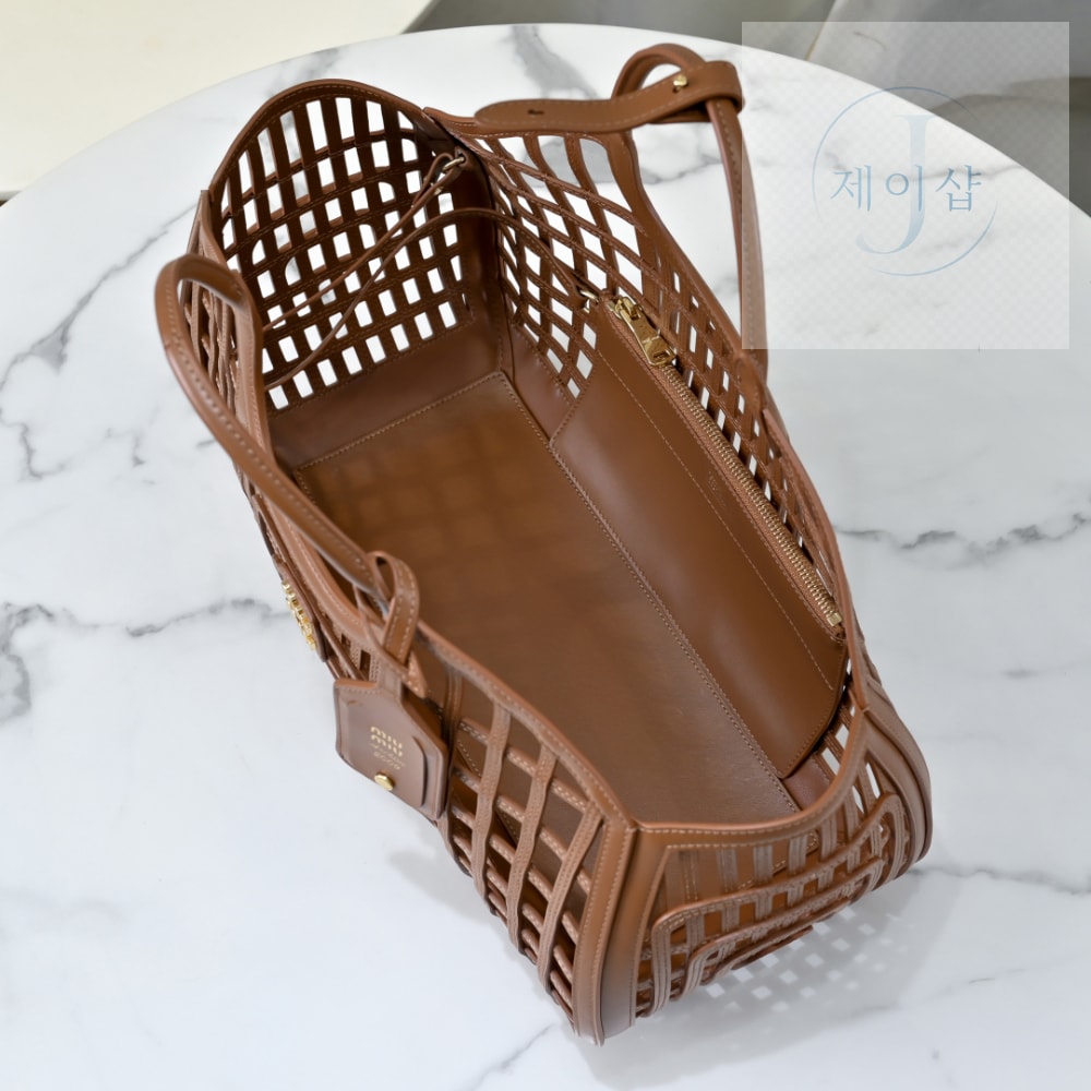 Miu Miu Leather Basket - 상세 이미지