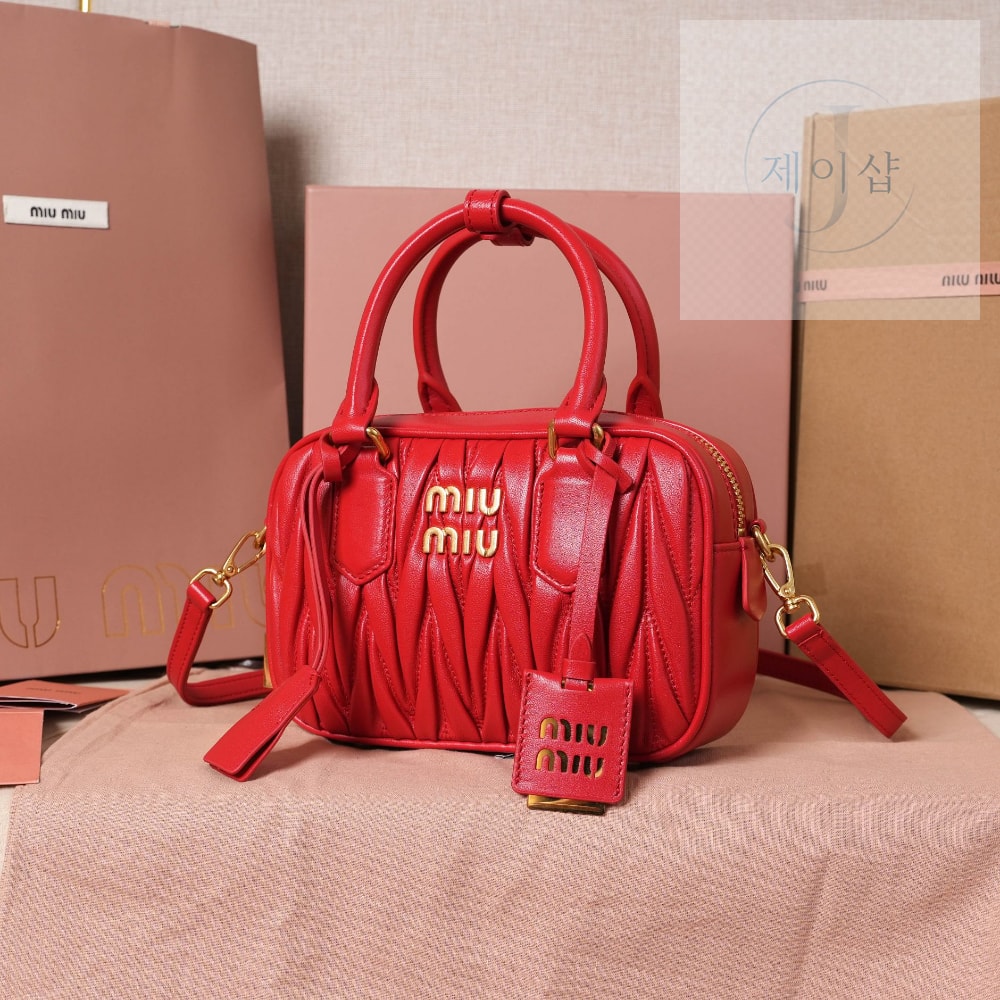 Miu Miu Matelasse Nappa Leather - 상세 이미지