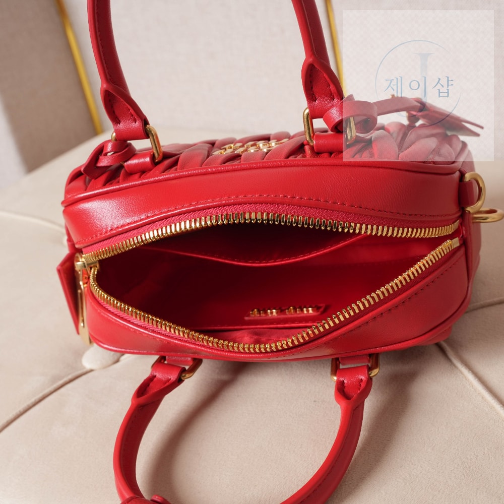 Miu Miu Matelasse Nappa Leather - 상세 이미지