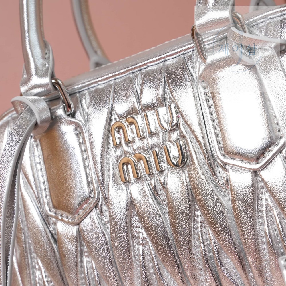 Miu Miu Matelasse Nappa Leather - 상세 이미지