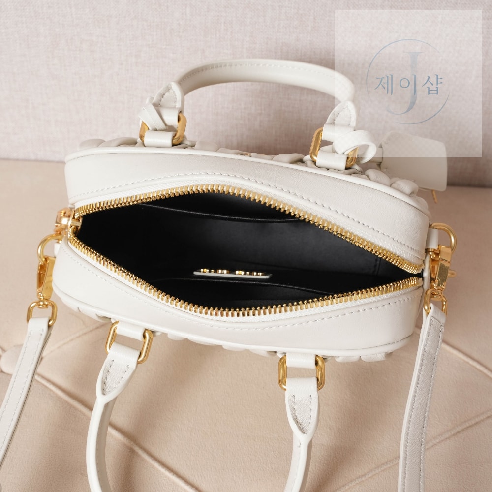 Miu Miu Matelasse Nappa Leather - 상세 이미지