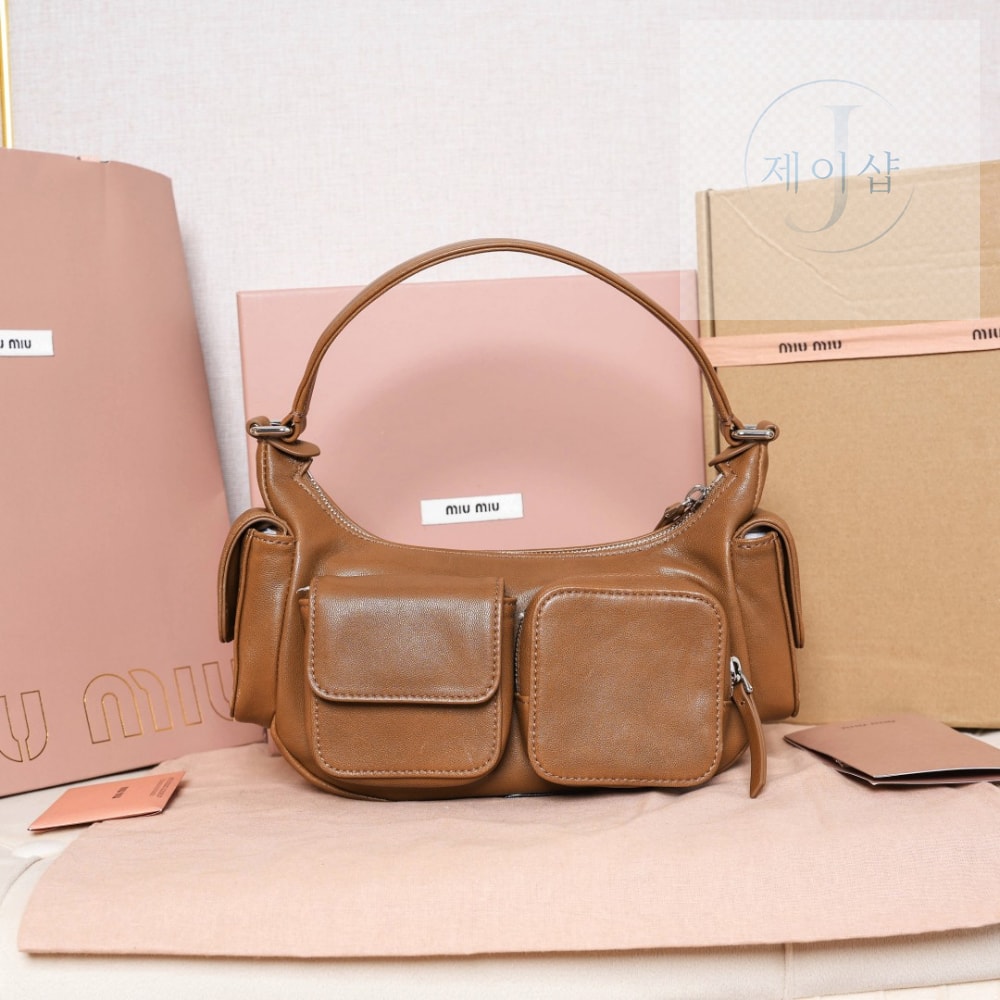Miu Miu Nappa Leather Pocket - 상세 이미지