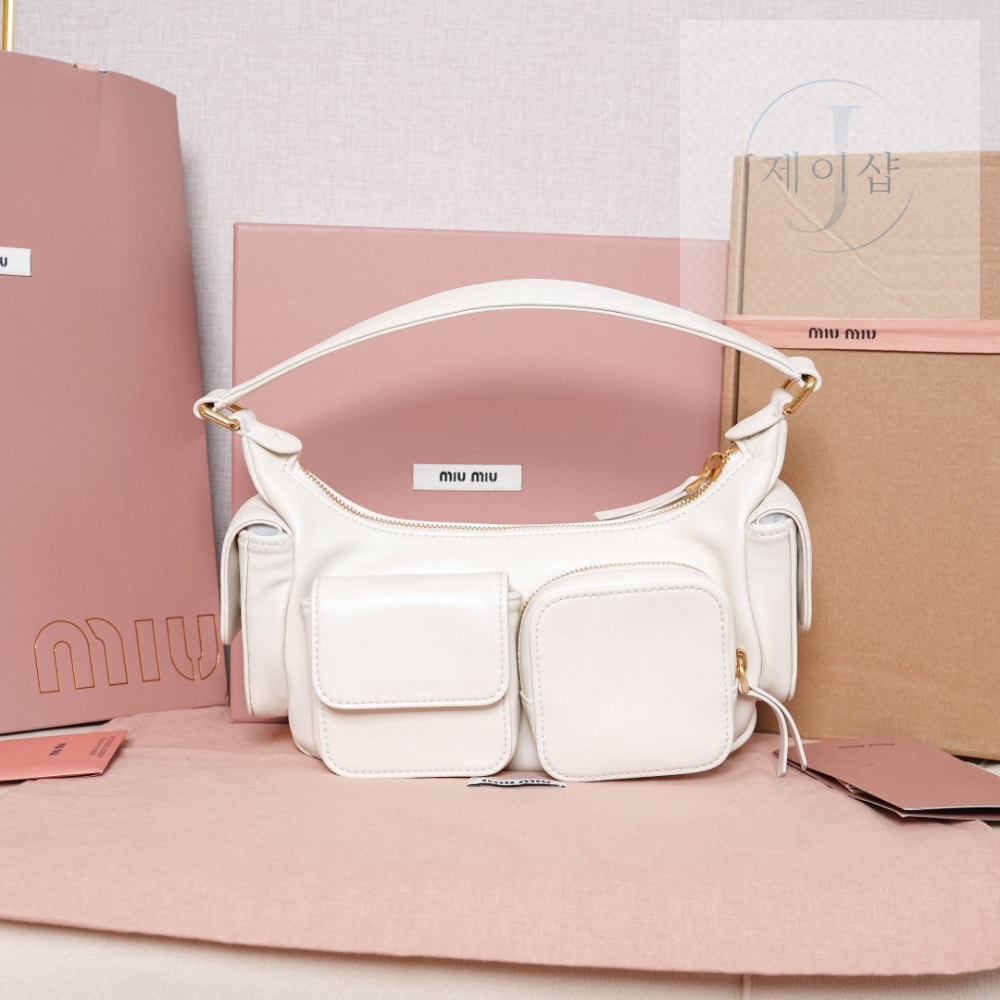 Miu Miu Nappa Leather Pocket - 상세 이미지