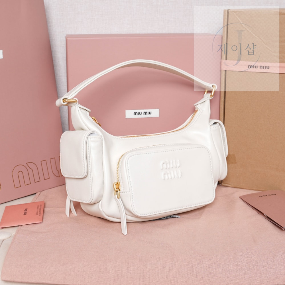 Miu Miu Nappa Leather Pocket - 상세 이미지