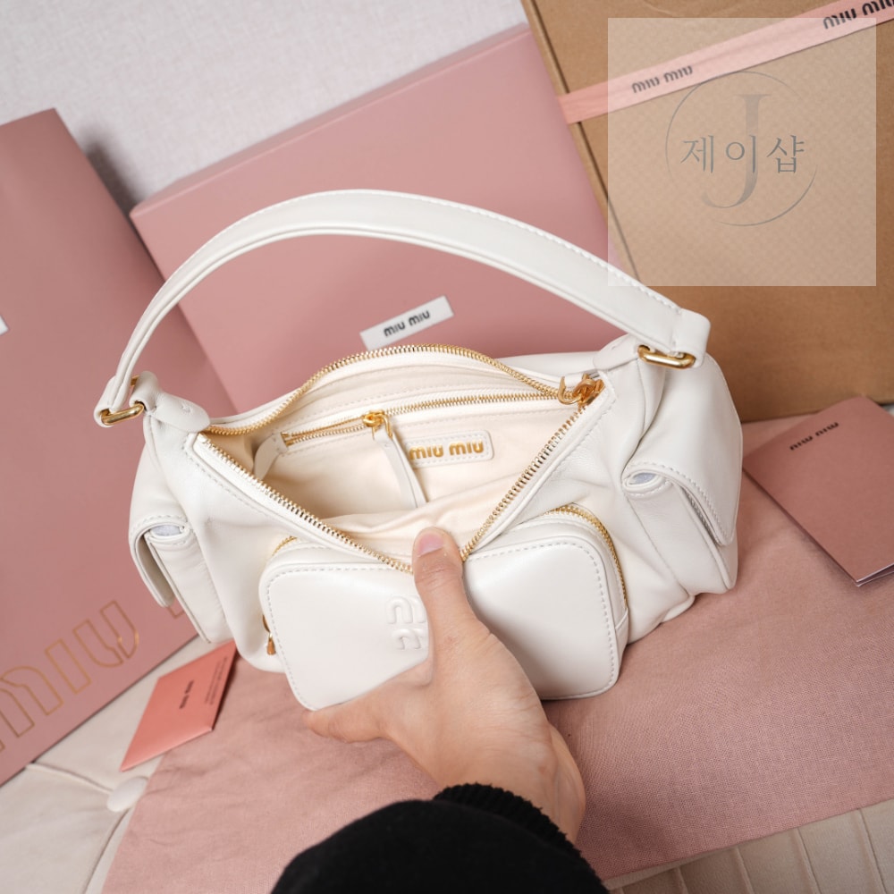 Miu Miu Nappa Leather Pocket - 상세 이미지