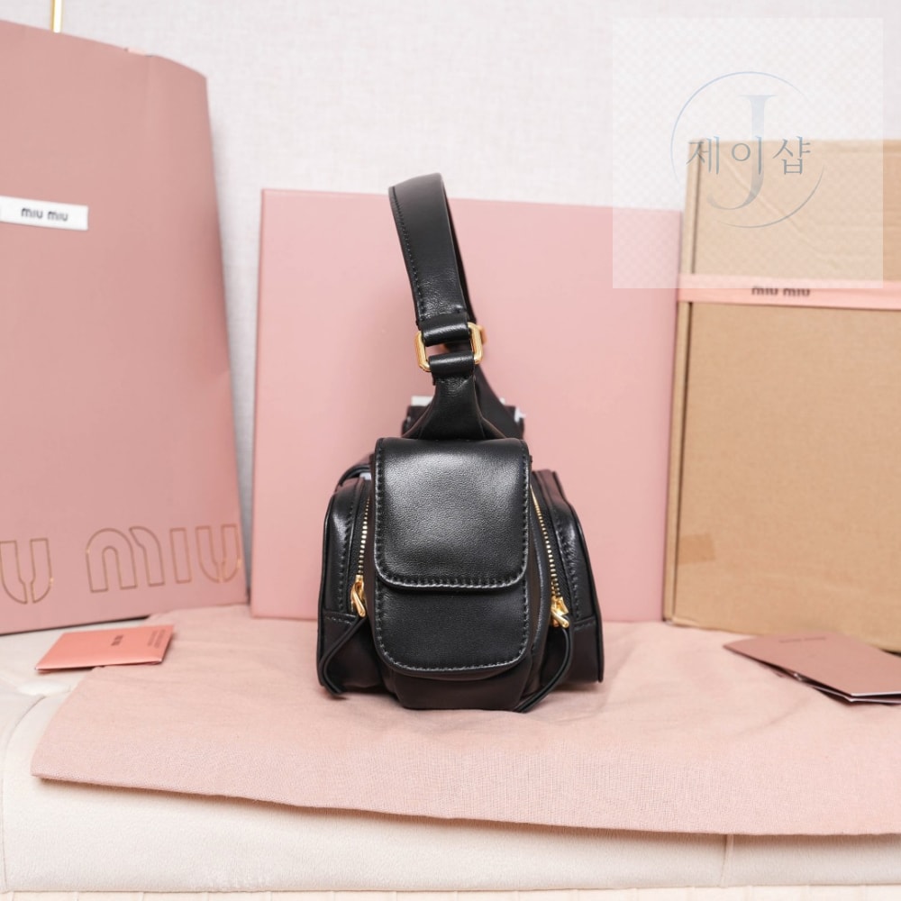 Miu Miu Nappa Leather Pocket - 상세 이미지