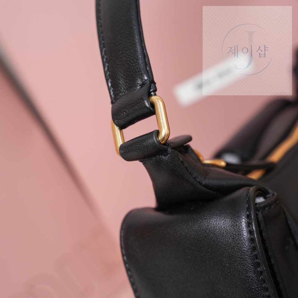 Miu Miu Nappa Leather Pocket - 상세 이미지