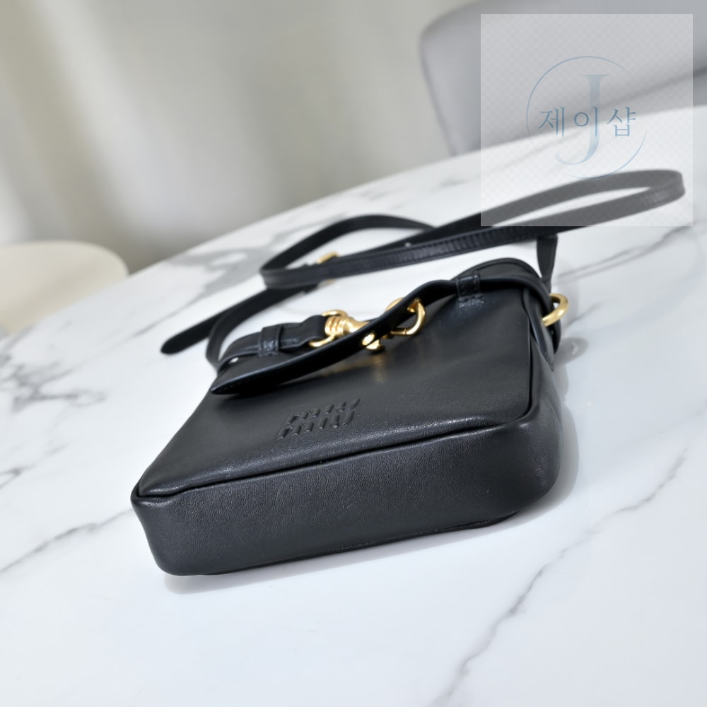 Miu Miu Nappa Leather Pouch - 상세 이미지