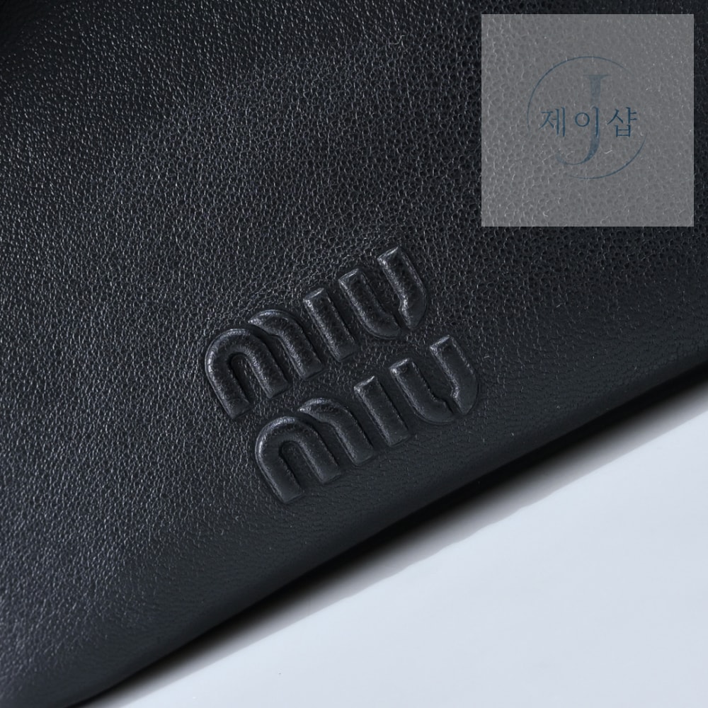 Miu Miu Nappa Leather Pouch - 상세 이미지