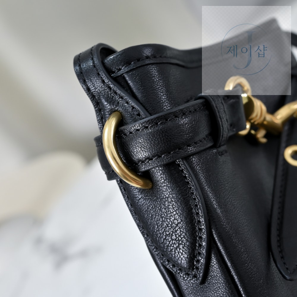 Miu Miu Nappa Leather Pouch - 상세 이미지