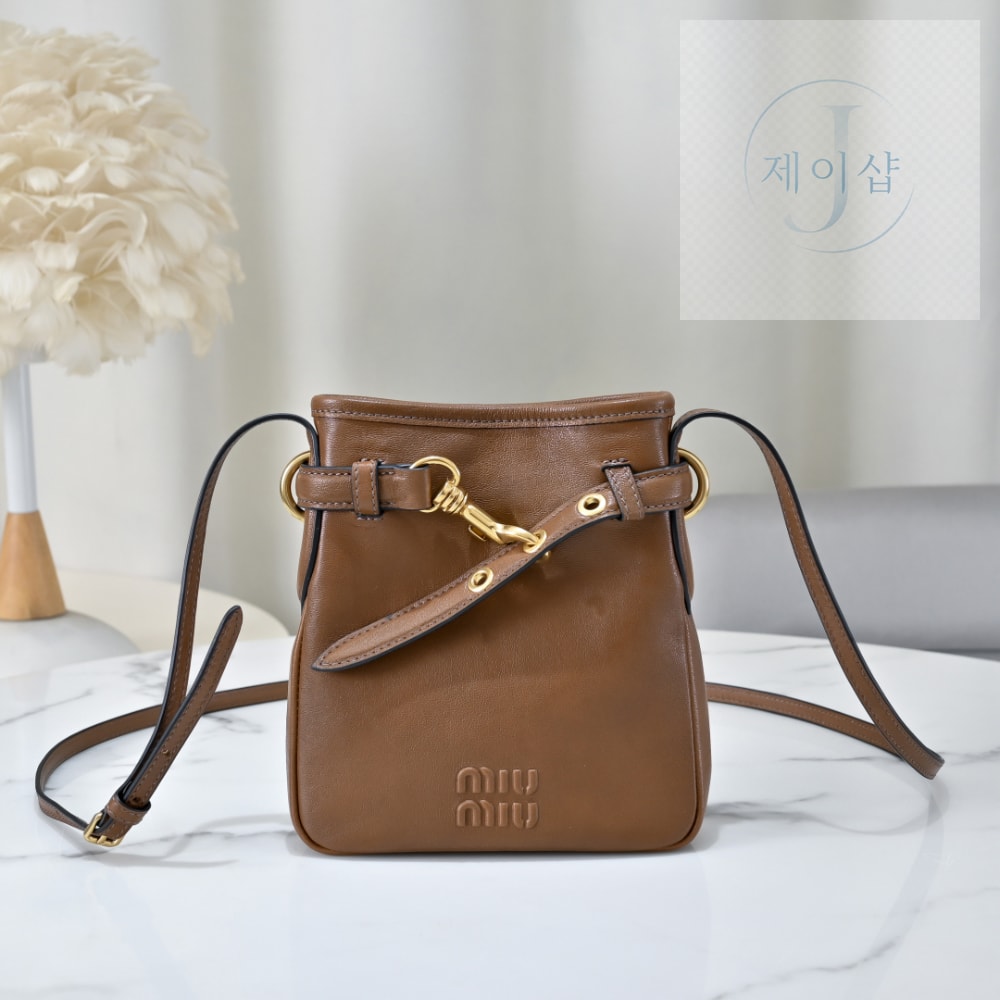 Miu Miu Nappa Leather Pouch - 상세 이미지