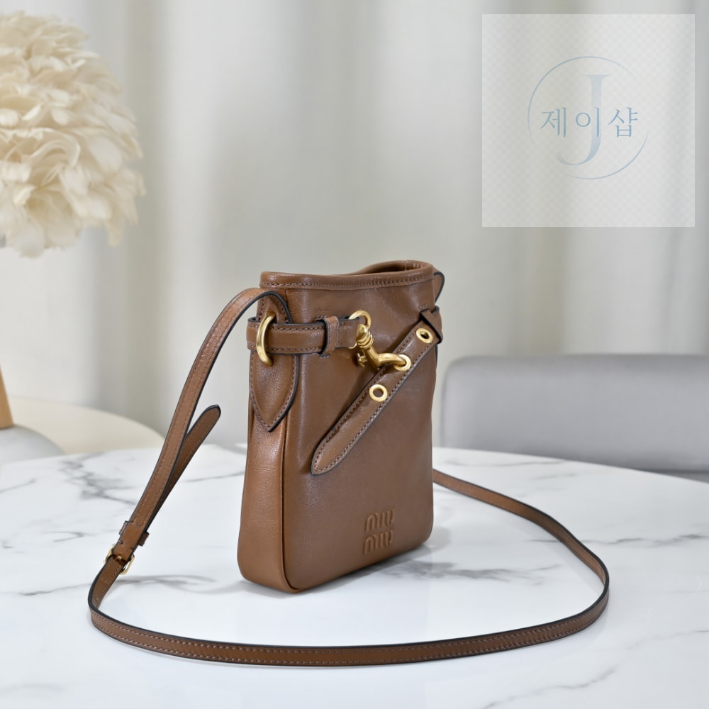 Miu Miu Nappa Leather Pouch - 상세 이미지