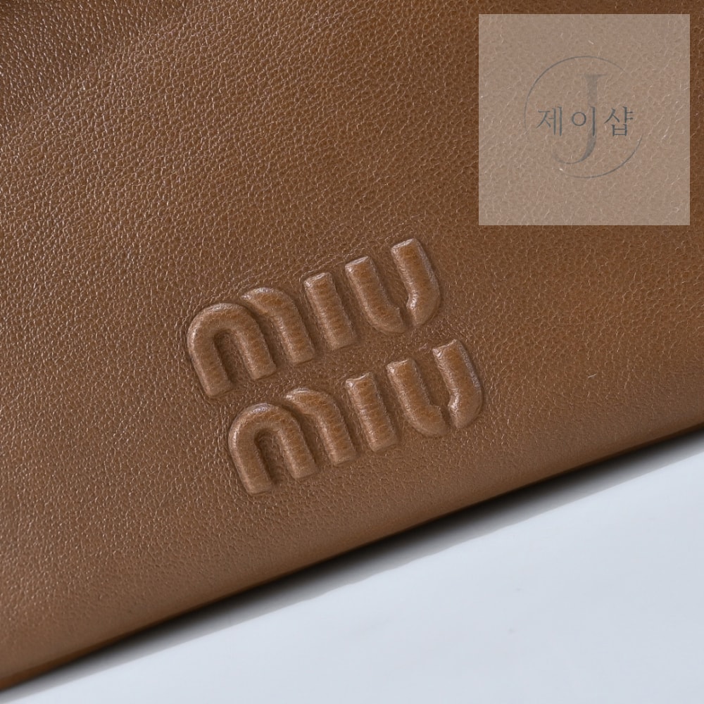Miu Miu Nappa Leather Pouch - 상세 이미지