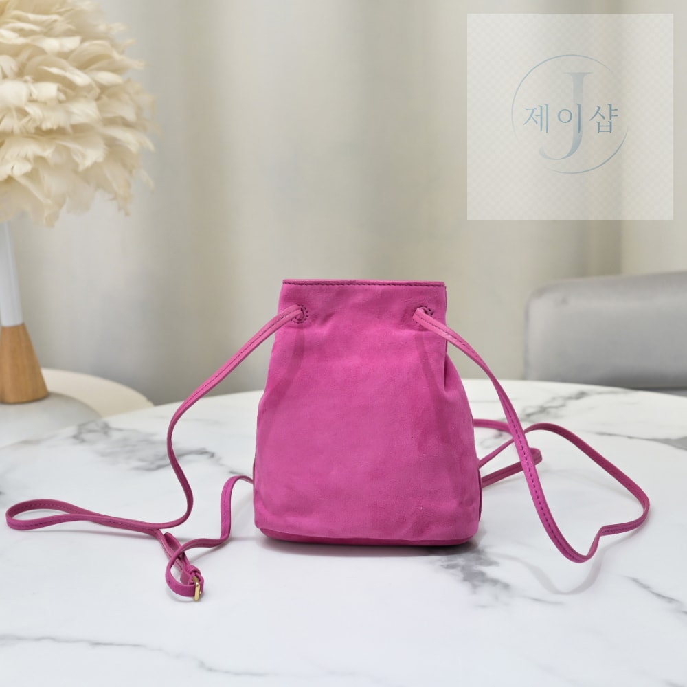 Miu Miu Suede Pouch - 상세 이미지