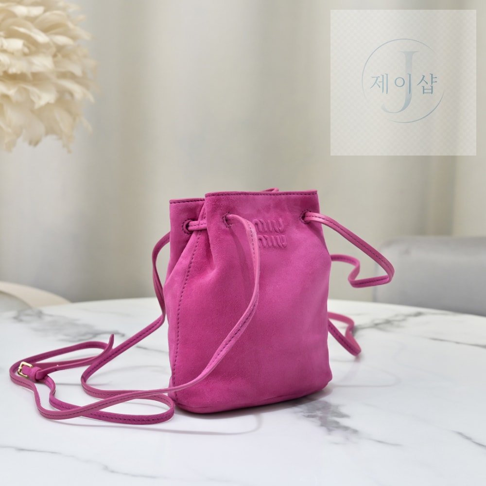 Miu Miu Suede Pouch - 상세 이미지
