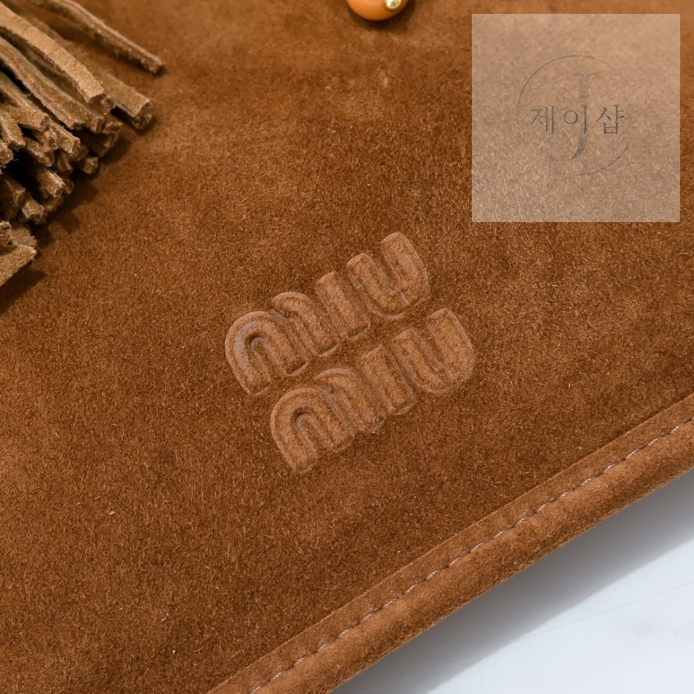 Miu Miu Suede With Trick - 상세 이미지