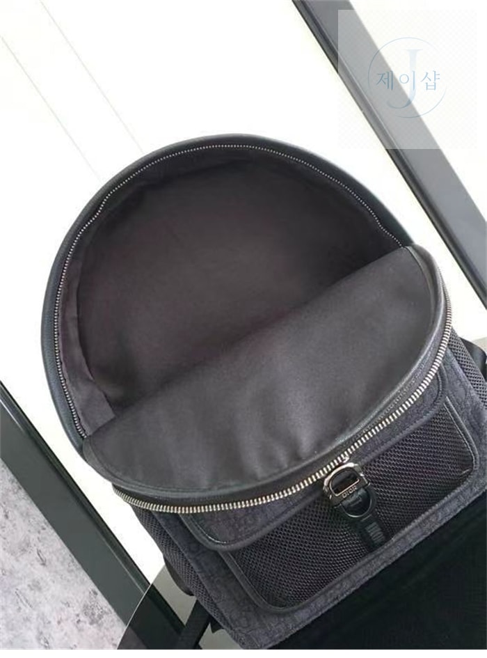 디올 8 오블리크 백팩 10번 이미지