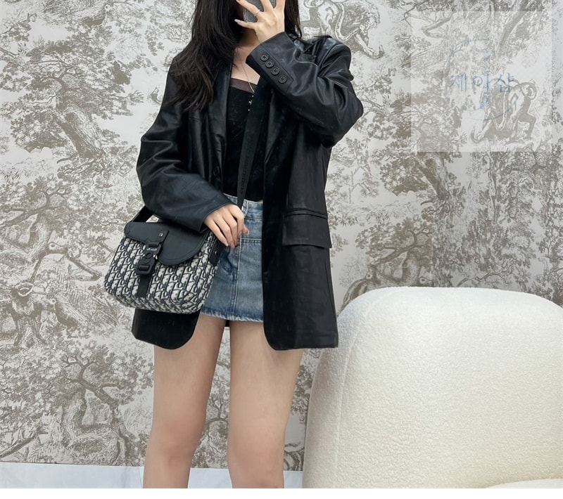 디올 새들 스몰 플랩 스트랩백 2번 이미지