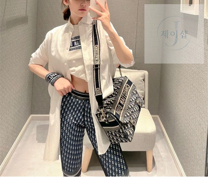 디올 캠프 오블리크 미디엄 백 3번 이미지