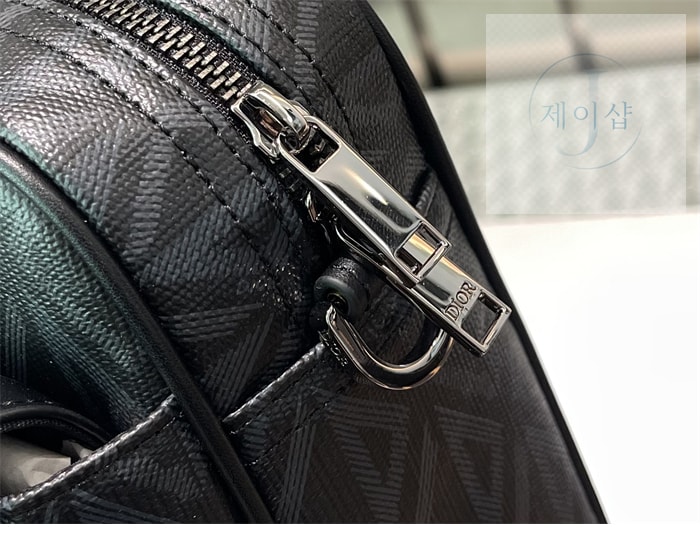 디올 힛 더 로드 브리프케이스 10번 이미지