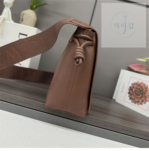 로에베 카프스킨 플라멩코 사첼 메신저 크로스백 15번 이미지
