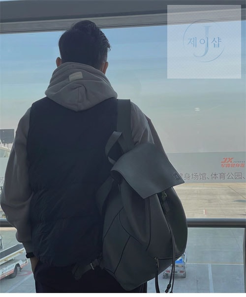 로에베 퍼즐 백팩 5번 이미지