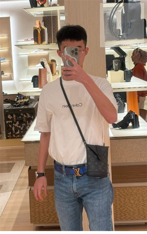 루이비통 이클립스 모노그램 엔벨로프 파우치 M11613 4번 이미지