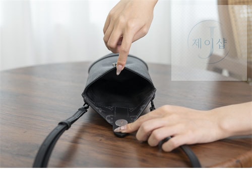 루이비통 이클립스 모노그램 엔벨로프 파우치 M11613 11번 이미지