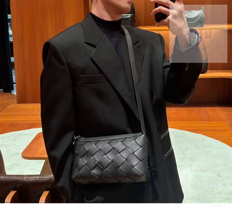 보테가베네타 디아고 지퍼 메신저 백 837112