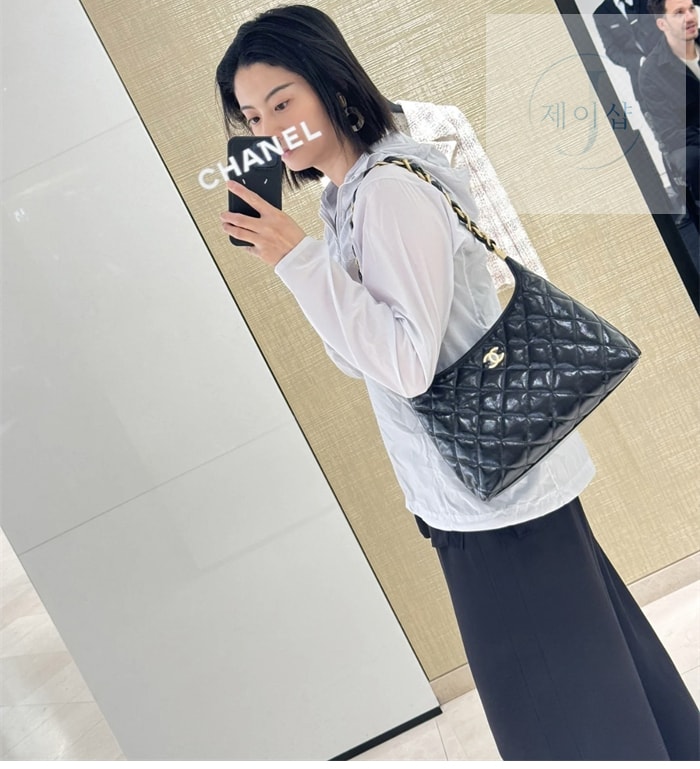 샤넬 24a 호보백 라지 4번 이미지