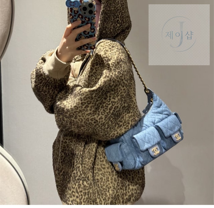 샤넬 25c 맥시 호보백 3번 이미지