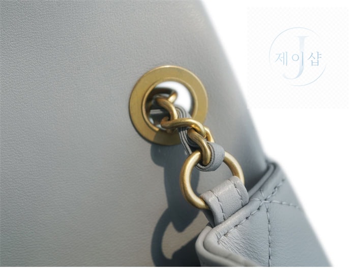 샤넬 클래식 골드볼 미니 플랩백 그레이 16번 이미지