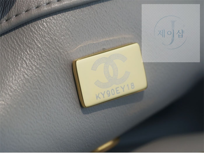 샤넬 클래식 골드볼 미니 플랩백 그레이 20번 이미지