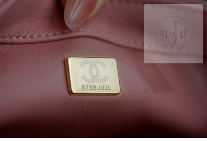 샤넬 클래식 골드볼 쁘띠삭 플랩백 핑크 21번 이미지