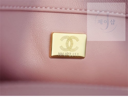 샤넬 클래식 뉴미니 캐비어 금장 12번 이미지