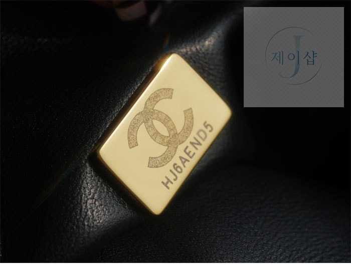 샤넬 트렌디CC 퀼팅 탑핸들 스몰 19번 이미지