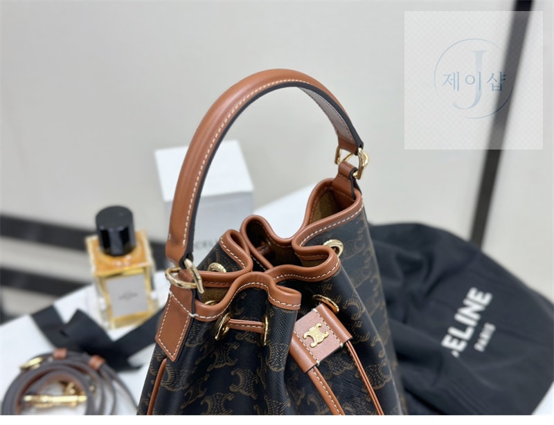 셀린느 클라라 버킷백 트리옹프 캔버스 116882 13번 이미지