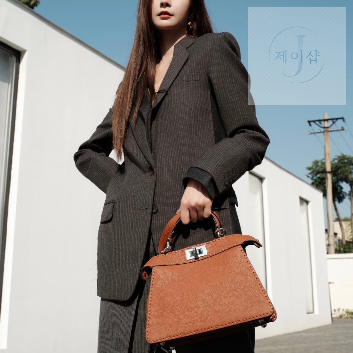 펜디 스몰 피카부 아이씨 유 8번 이미지