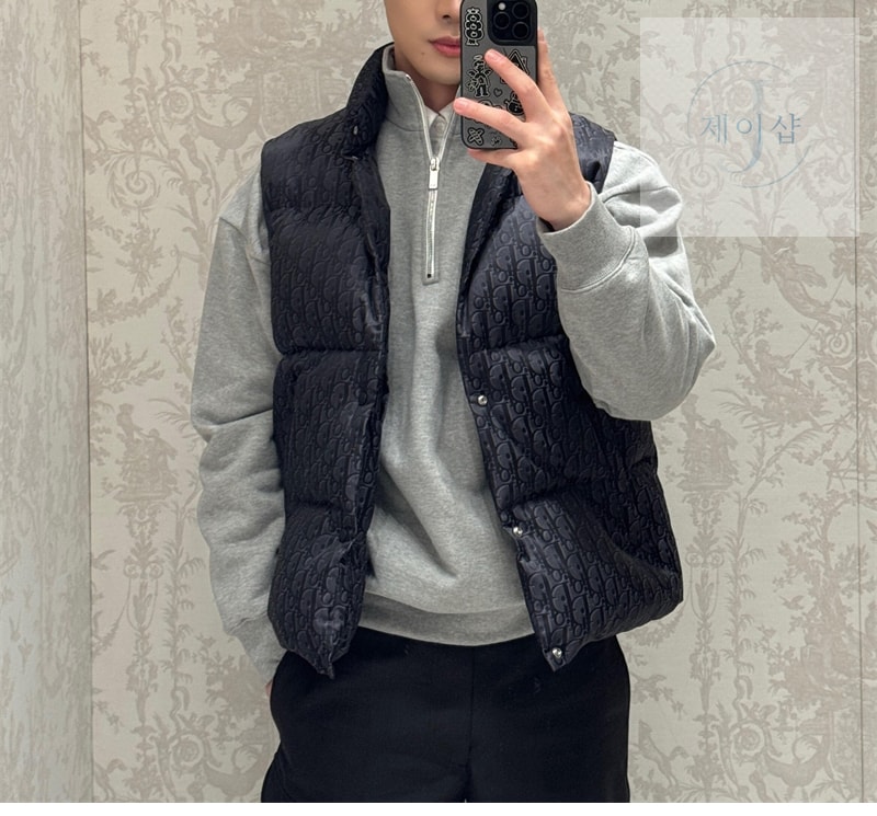 디올 오블리크 다운 베스트