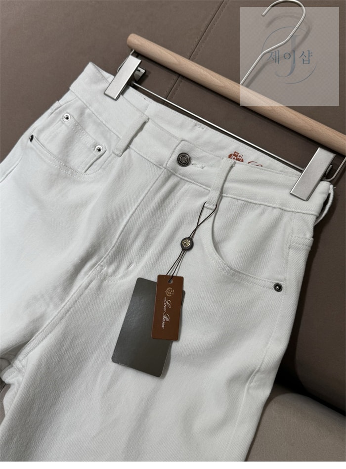 로로피아나 화이트 데님 배기 팬츠 - 상세 이미지