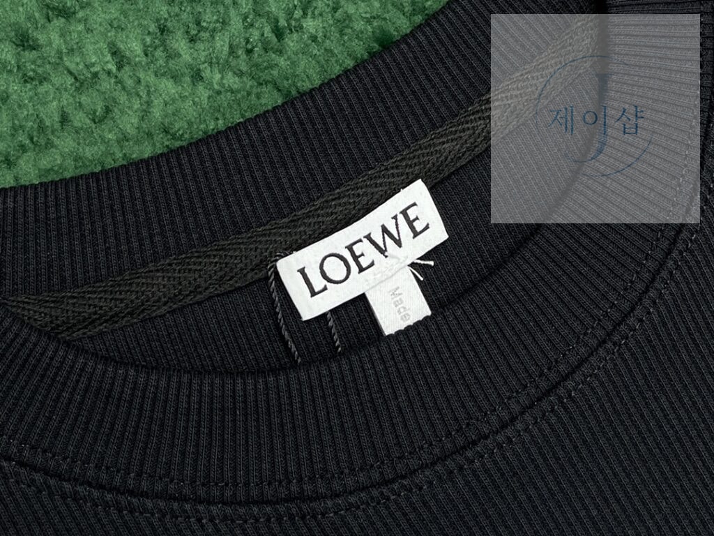 로에베 24SS 아나그램 롱 슬리브 티셔츠 블랙 - 상세 이미지