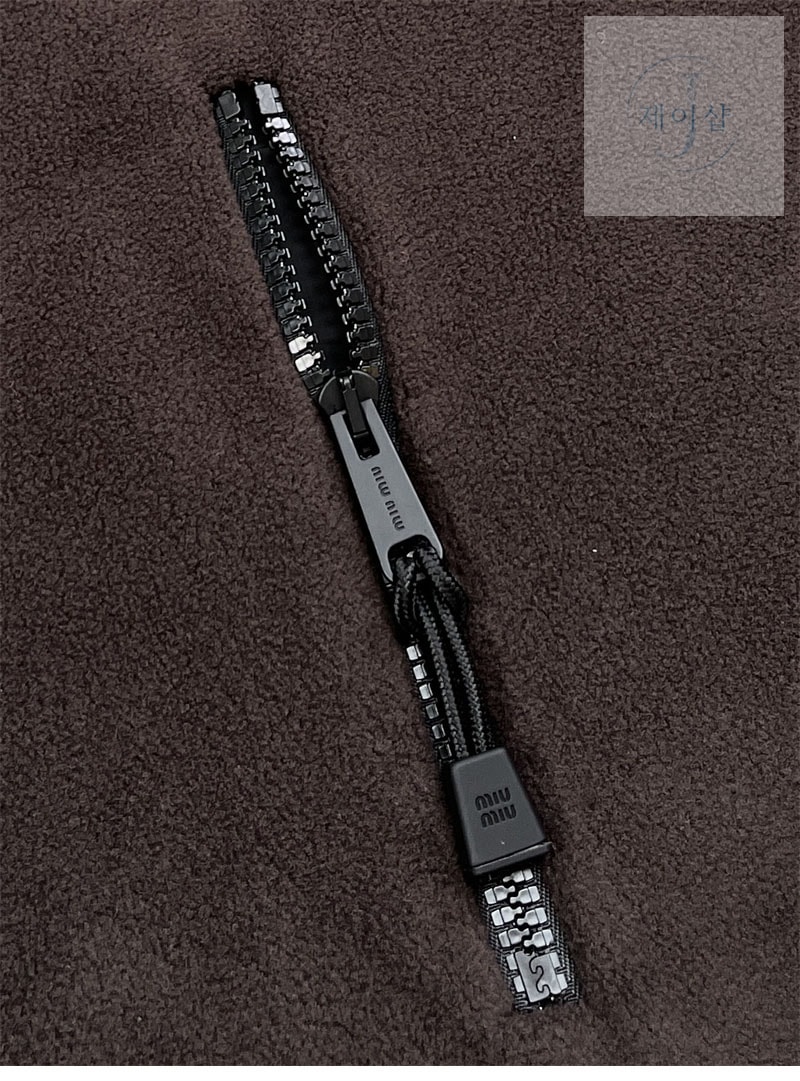 미우미우 로고 플리스 집업 스웨트셔츠（레어） - 상세 이미지