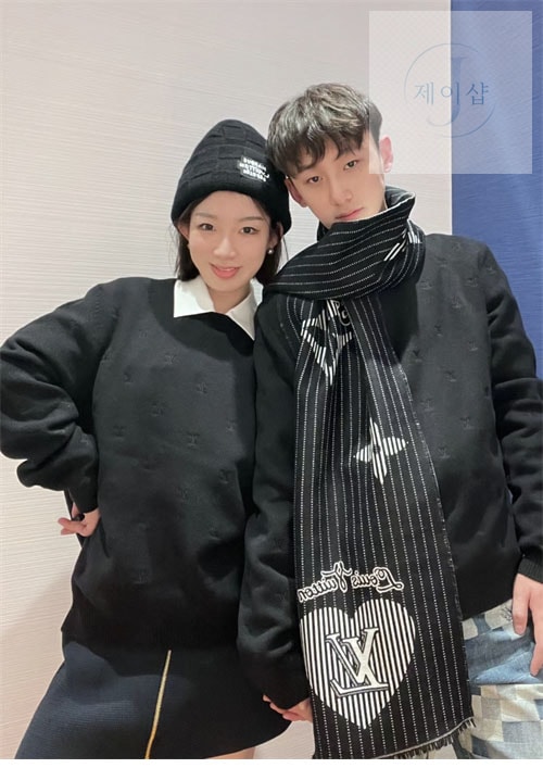 루이비통 24FW 엠브로이더드 시그니처 메리노 크루넥 1AFIXC（TJ공장） - 상세 이미지
