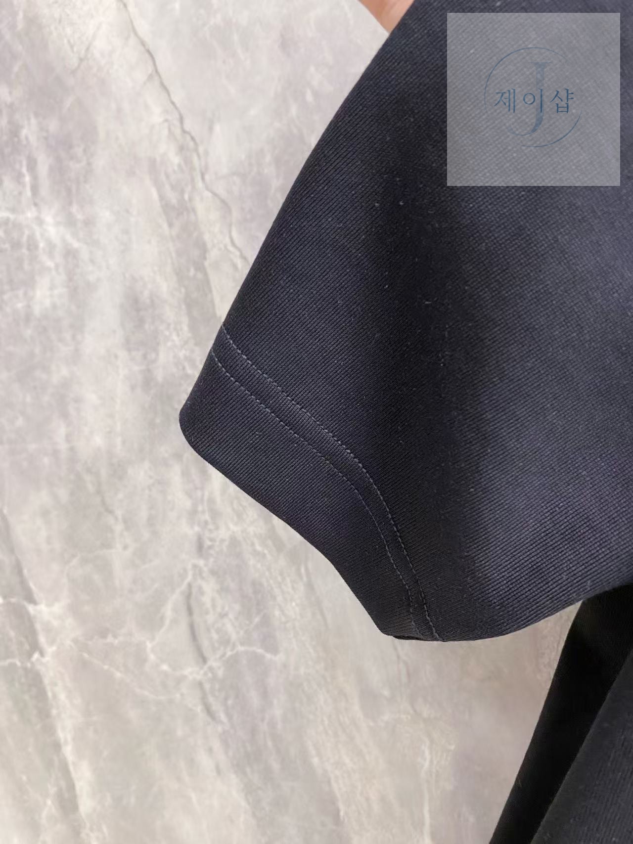 루이비통 모노그램 드리핑 플라워 티셔츠 8번 이미지