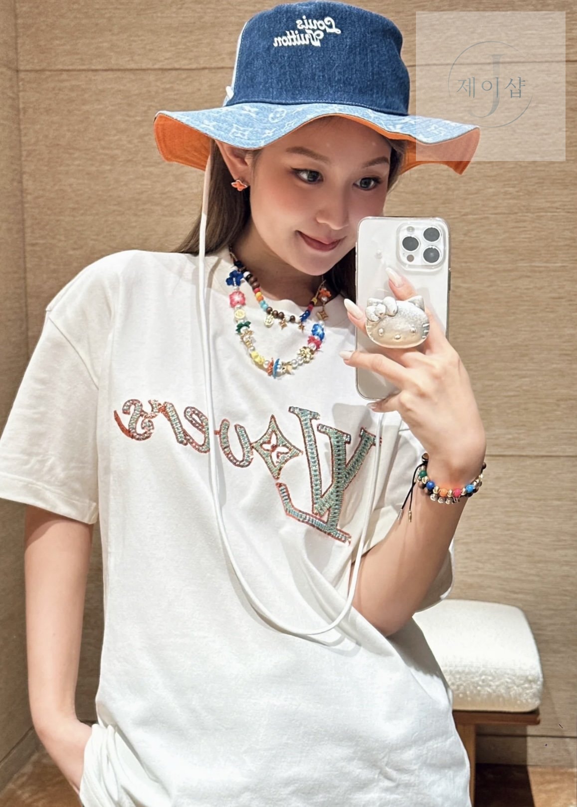 루이비통 비즈 시퀸 LV러버스 시그니처 오가닉 코튼 레귤러핏 반팔 티셔츠 - 상세 이미지