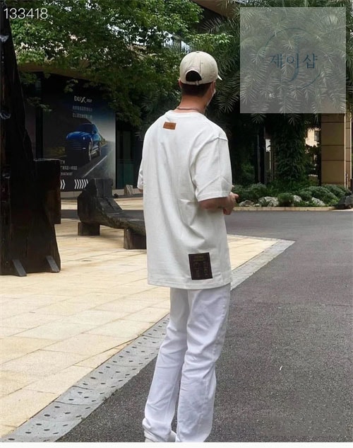 루이비통 스테이플스 에디션 인사이드 아웃 반팔 티셔츠 2컬러 - 상세 이미지